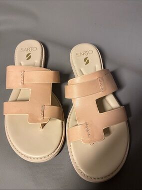 Sarto Women’s Nude Pink Leather Slide Sandals. Size 8M